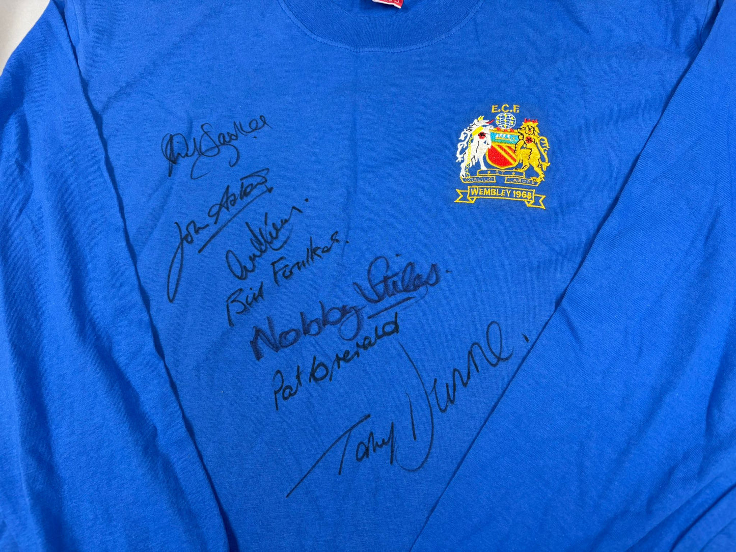 Manchester United 1968 European Cup Final Retro Football Shirt Signed by 7 (inc Stiles) + COA