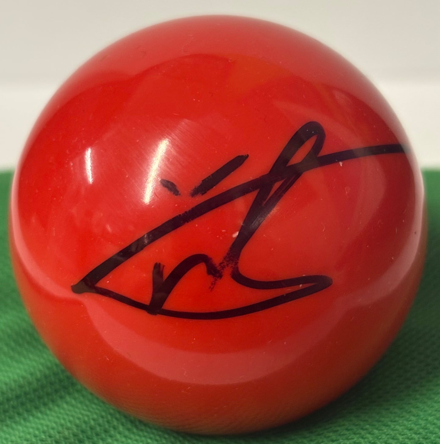 World Snooker Tour Player Fan Zhengyi Signed Red Snooker Ball + COA