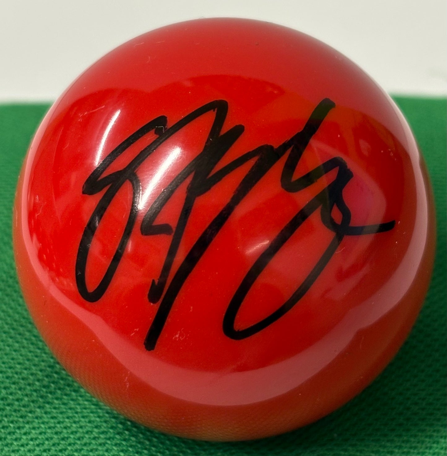 Scottish Snooker Player Stephe Maguire Signed Red 2’’ Size Snooker Ball + Cert
