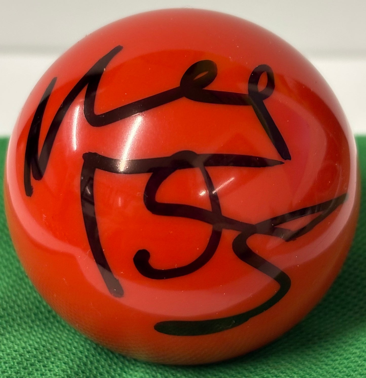 Commentator & Presenter Neal Foulds Signed Red Snooker Ball + Cert