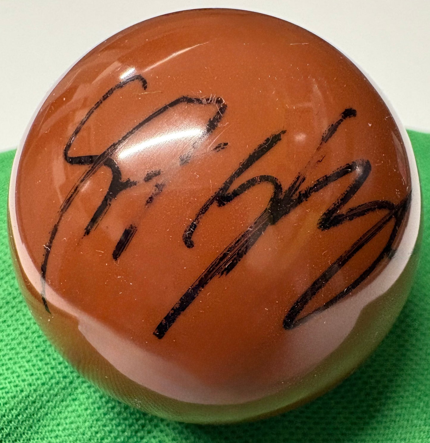 Stephen Maguire Signed BROWN Snooker Ball + Dealer COA