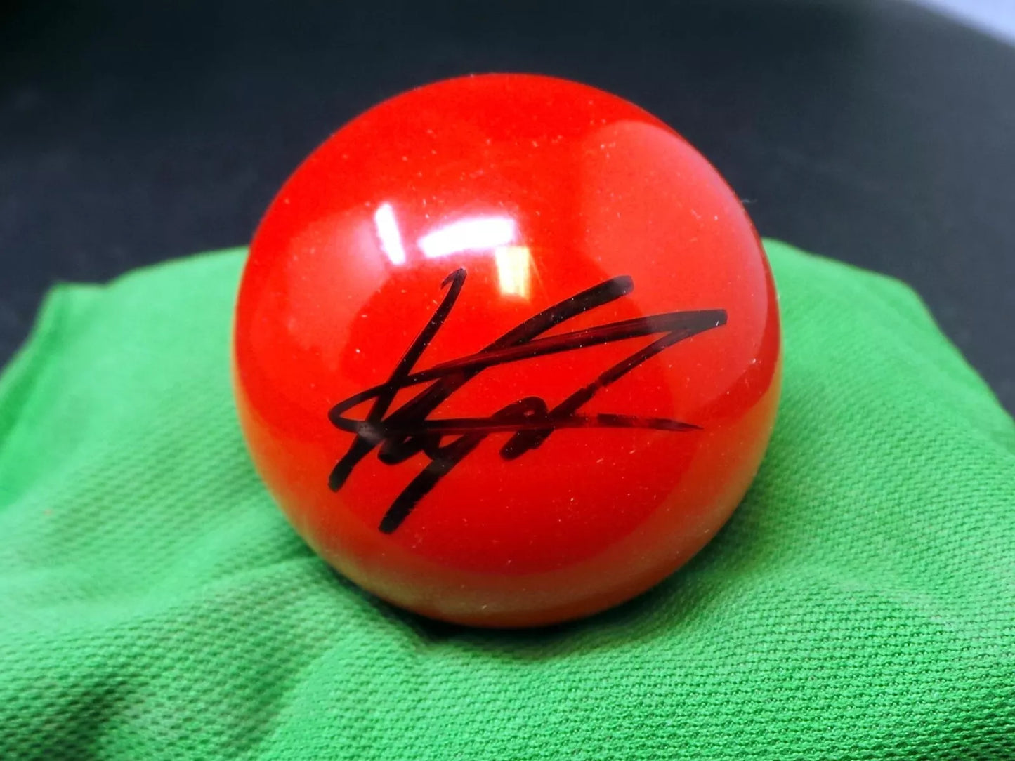 Kyren Wilson Signed RED Snooker Ball + Dealer COA