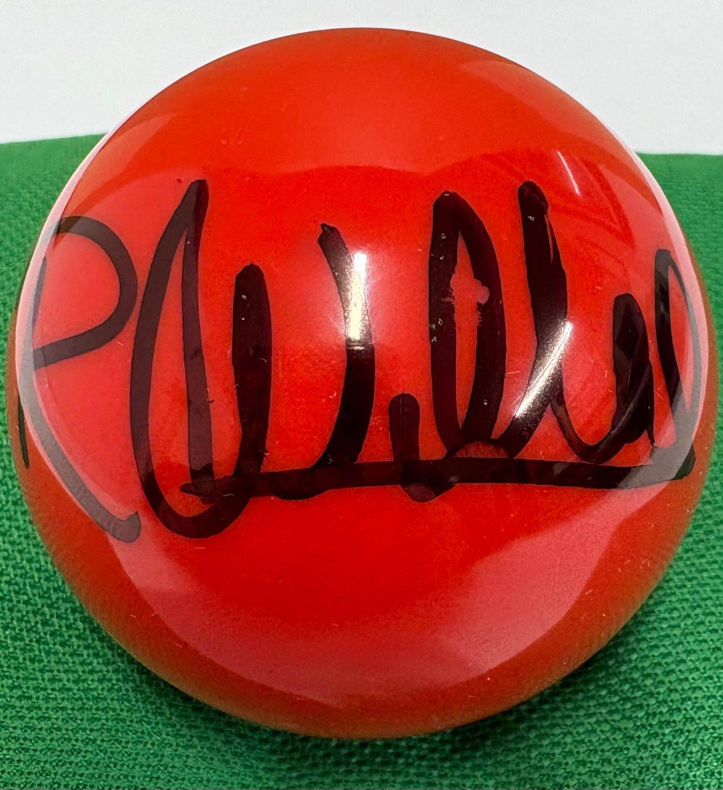 Robbie Williams English Snooker Player Signed RED Snooker Ball + Dealer COA