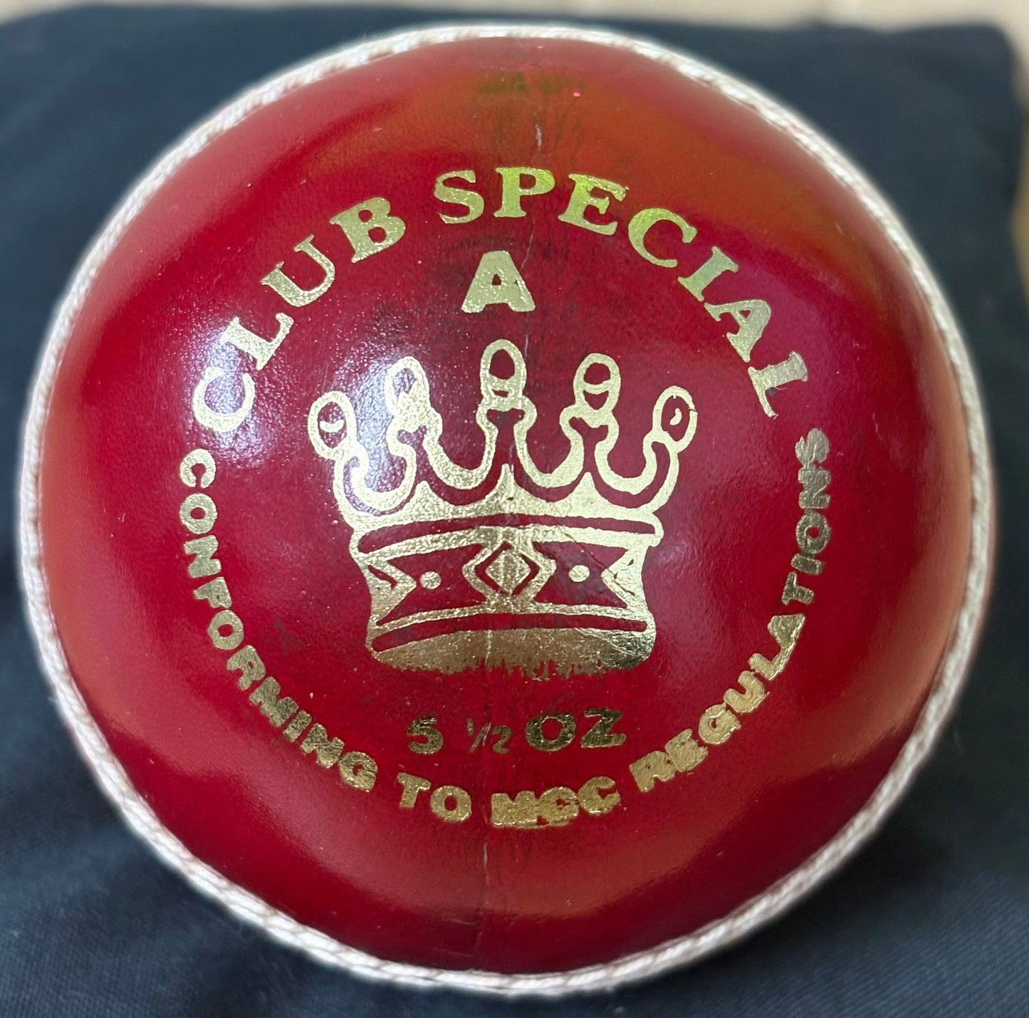 New Zealand Cricket Legend Tim Southee Signed Red Cricket Ball + Dealer COA