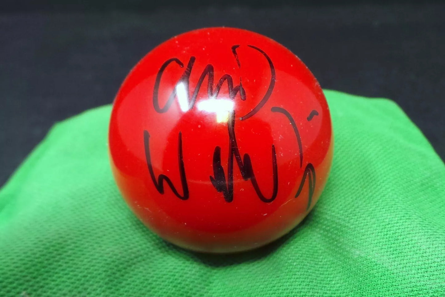 Chris Wakelin Signed RED Snooker Ball + Dealer COA