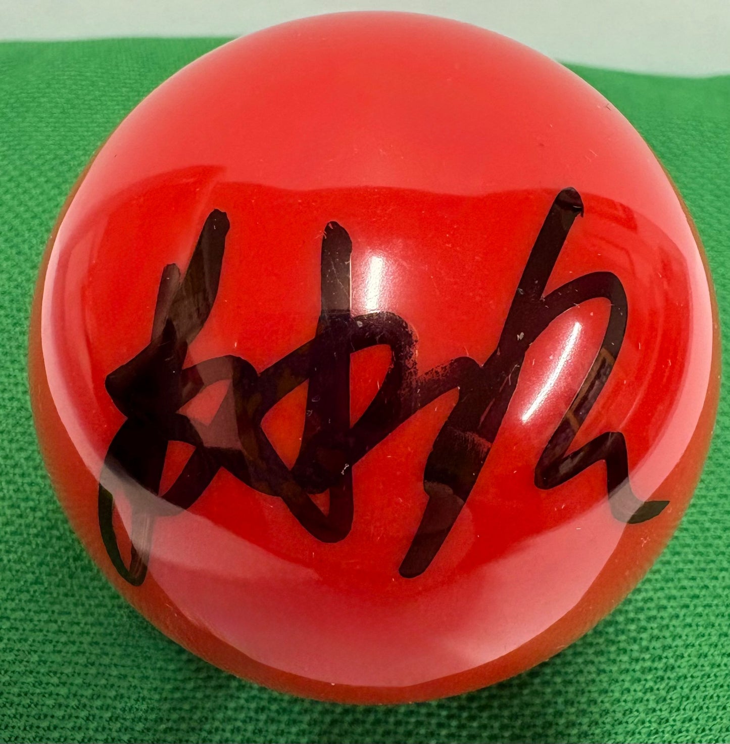 Chinese Snooker Player Gong Chenzhi Signed RED Snooker Ball + Dealer COA