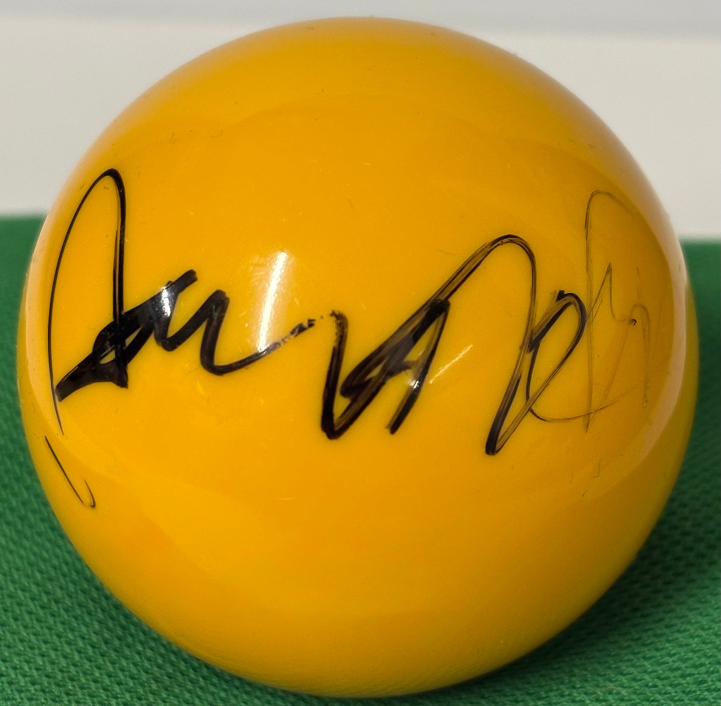 Chinese Snooker Player Yao Pengcheng Signed Yellow Snooker Ball + Cert