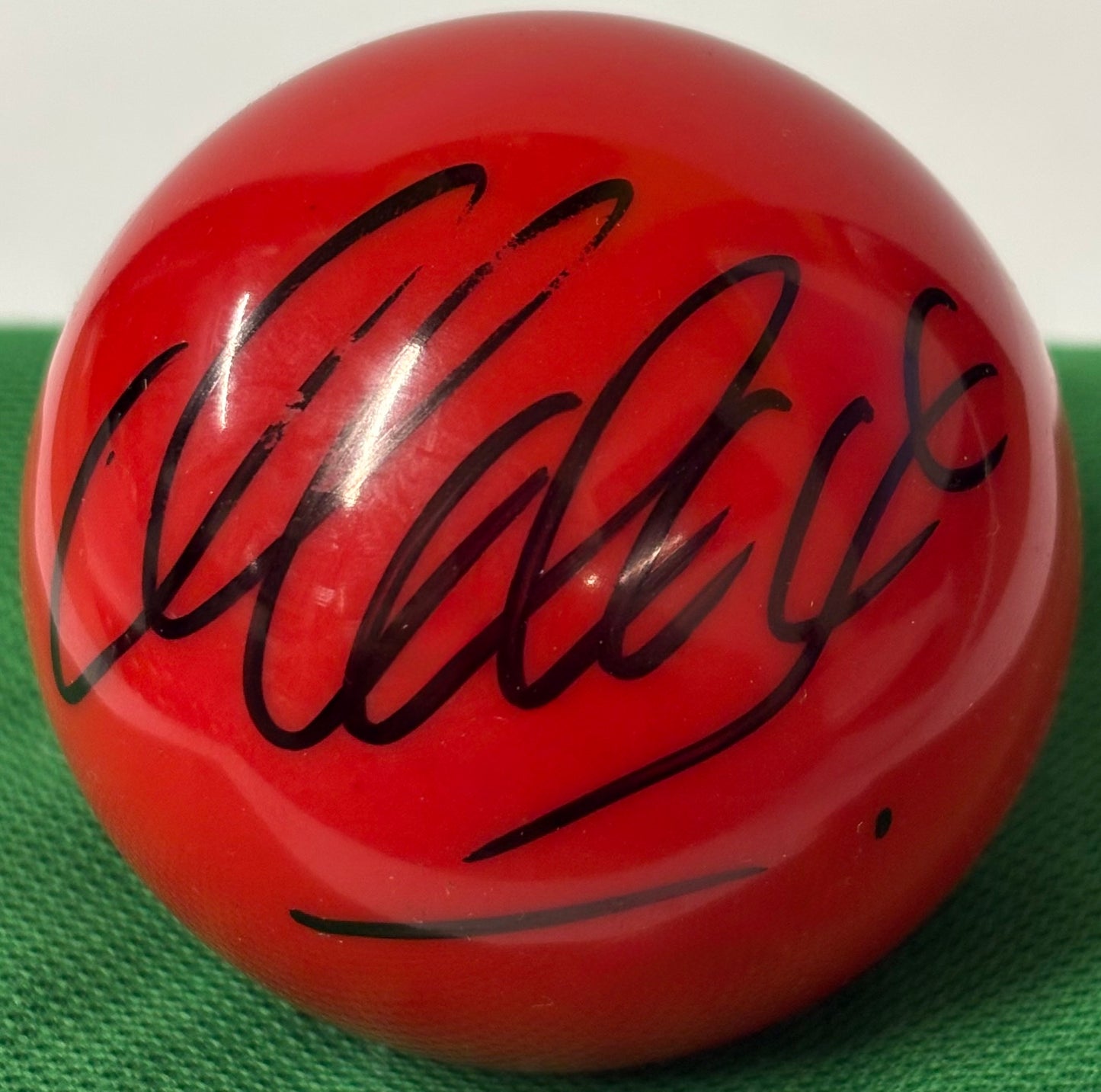World Snooker Tour Player Michael Holt Signed Red Snooker Ball + Cert