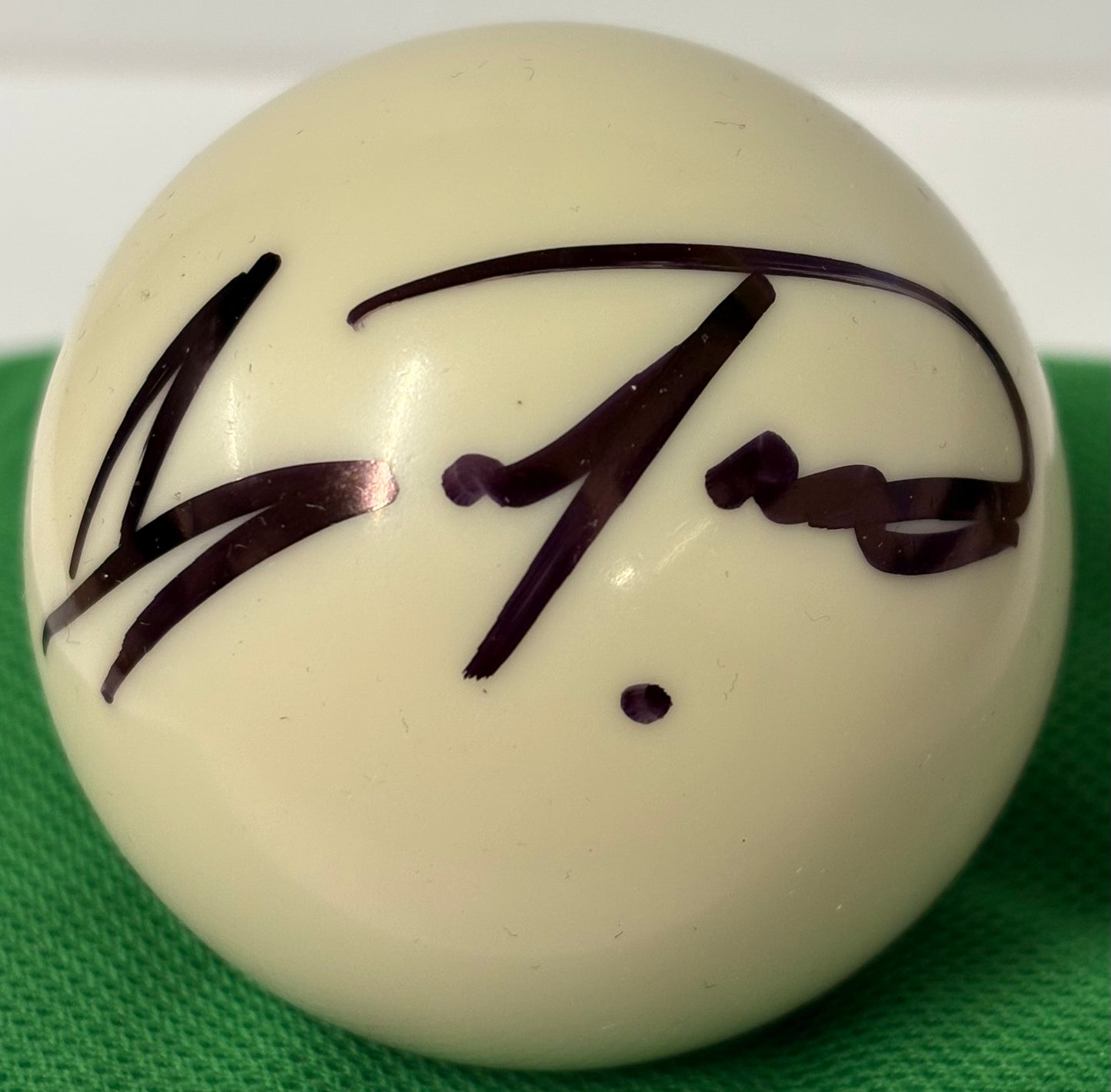 Bulgarian Snooker Referee Desislava Bozhilova Signed White Snooker Ball + Cert
