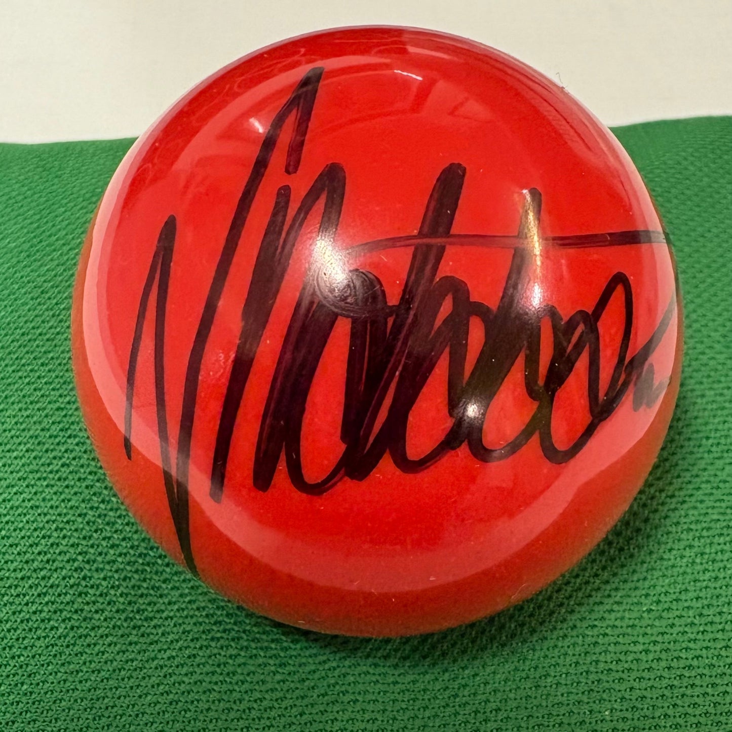 Neil Robertson Signed RED Snooker Ball + Dealer COA