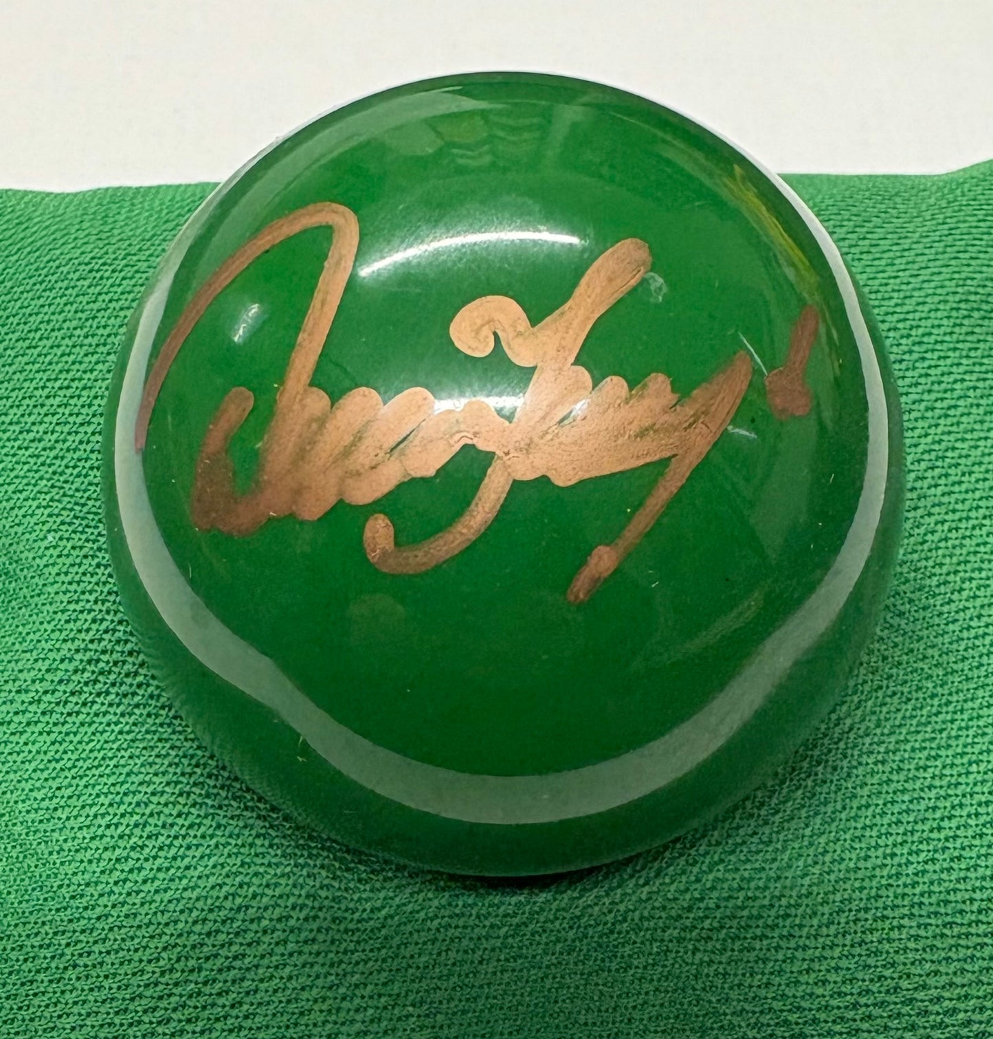 Dennis Taylor Signed GREEN Snooker Ball + Dealer COA