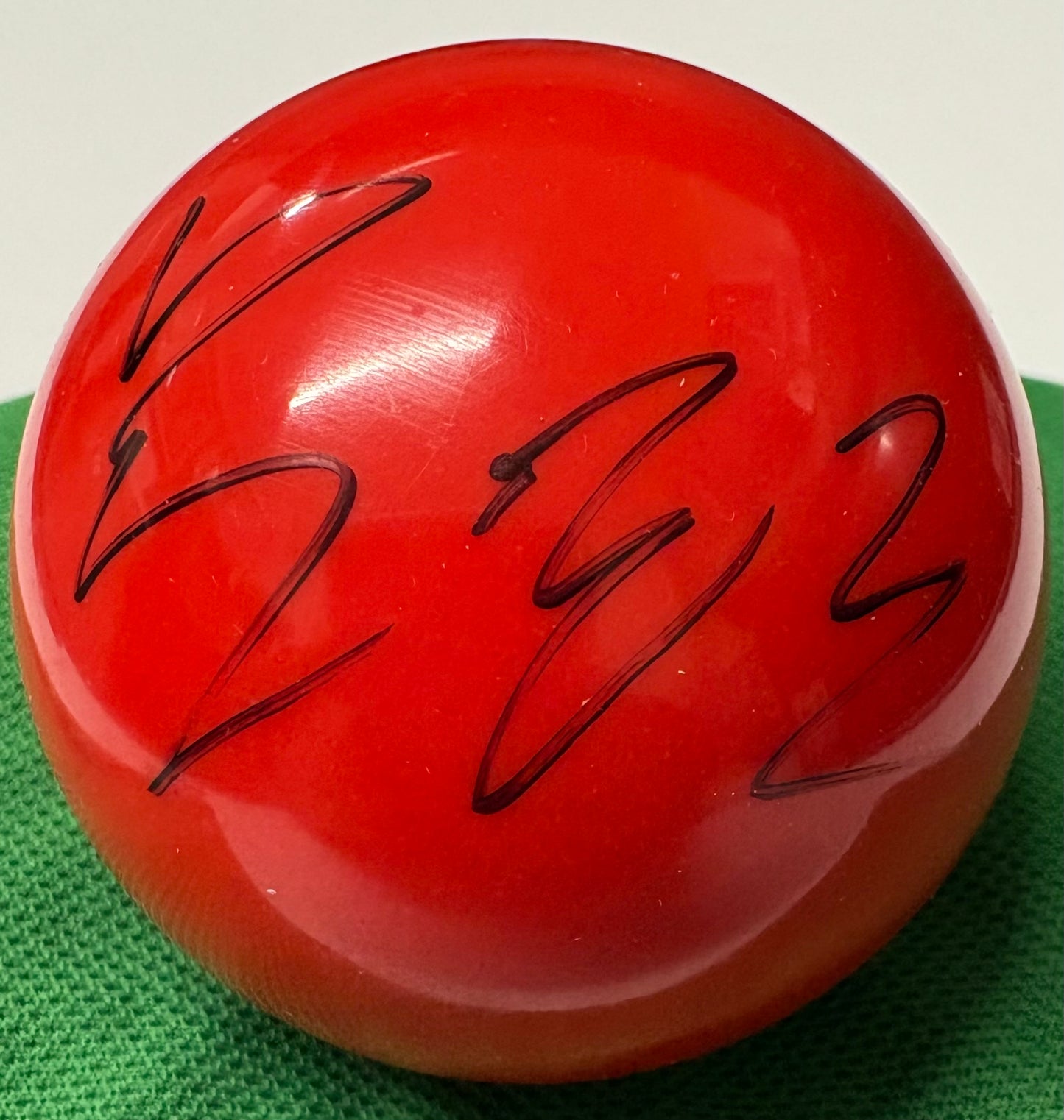 Lyu Haotian Signed RED Snooker Ball + Dealer COA