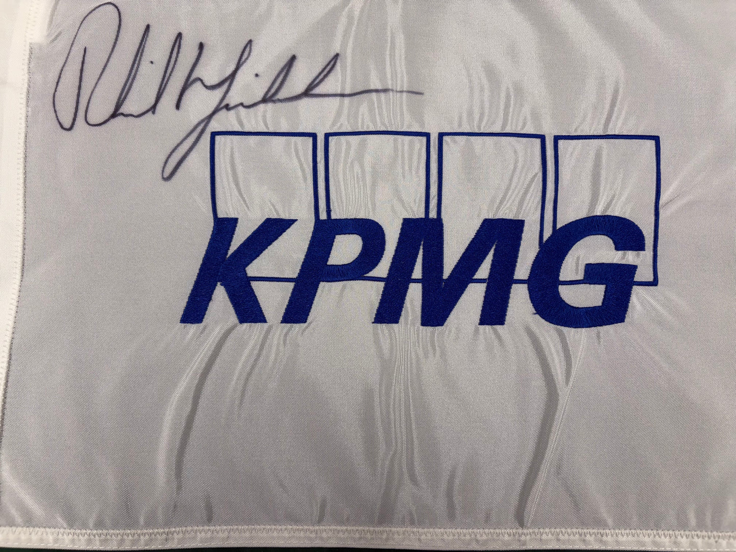 Phil Mickelson Rare Signed White & Blue KPMG Sponsored Golf Pin Flag /Dealer COA