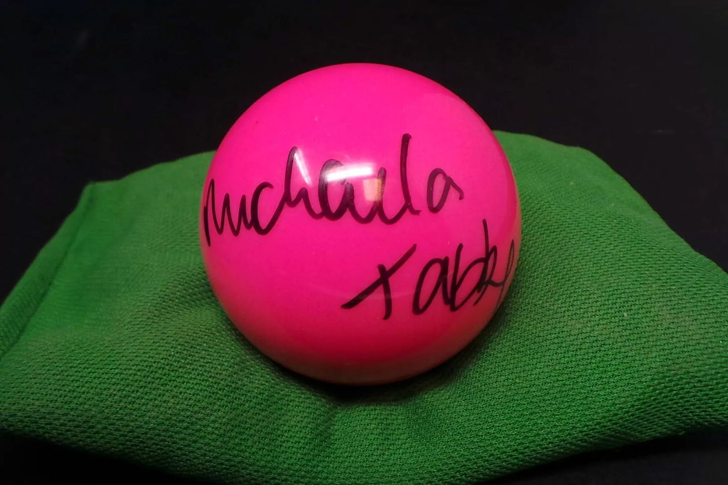 Michaela Tabb Snooker Referee Signed PINK Snooker Ball + Dealer COA